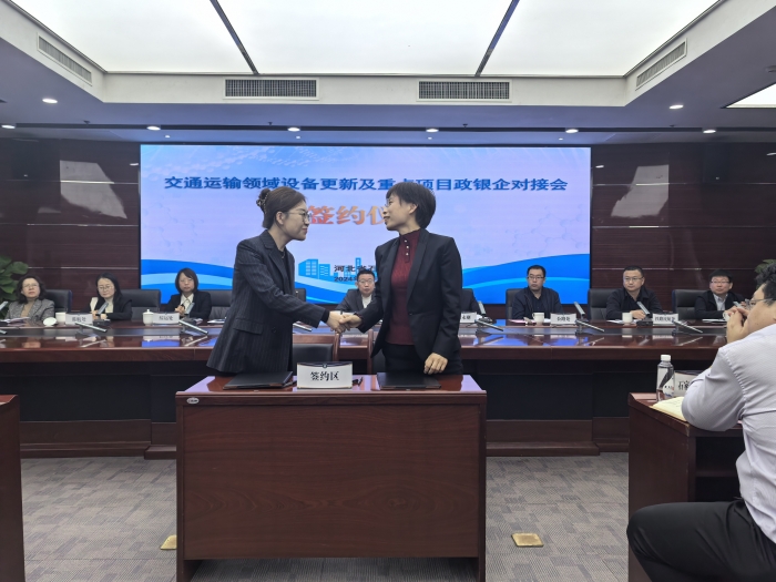 1730463832219362.jpg 突_副本.jpg