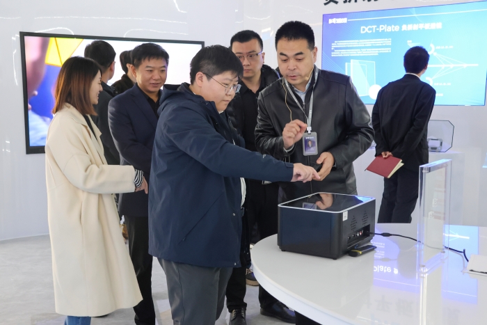 1730943226367442.jpg 韋伯光迅2_副本.jpg