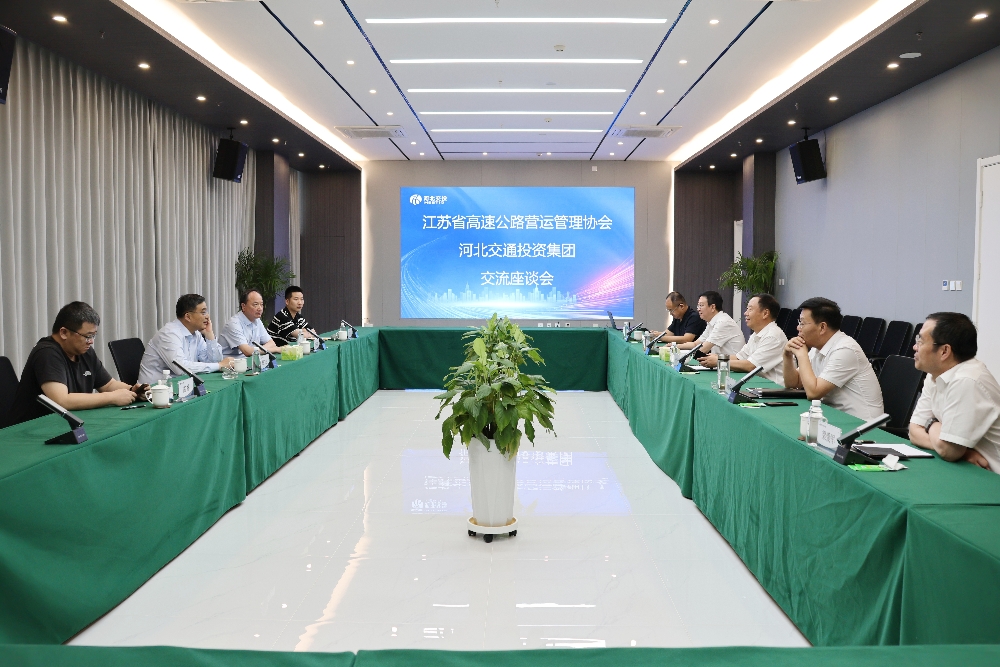 1750416678400428.jpg 集團(tuán)領(lǐng)導(dǎo)_副本_副本.jpg