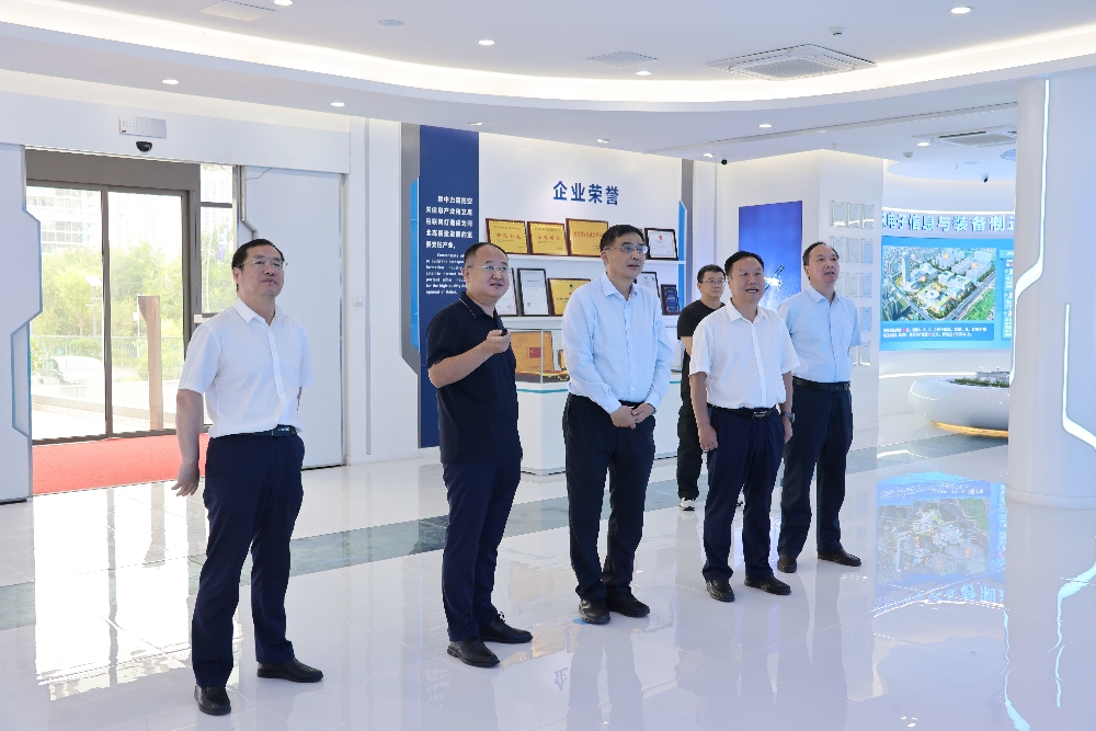 1750416699702263.jpg 江蘇高速領(lǐng)導(dǎo)參觀_副本.jpg